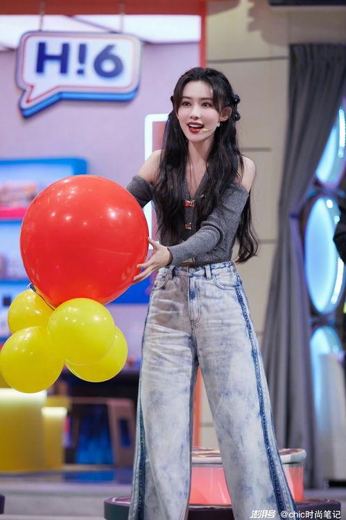 女主穿到娱乐圈吃瓜,女主的吃瓜日常