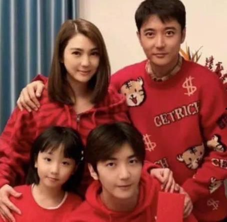 娱乐吃瓜头像男生图片,揭秘娱乐圈男星吃瓜瞬间