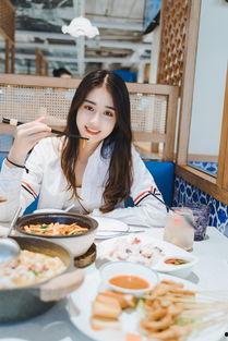 娱乐吃瓜酱娜娜摆摊,娱乐吃瓜酱的市井生活